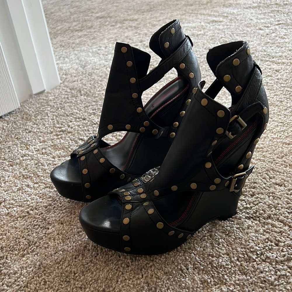 Lucky Wedge Heels - 38